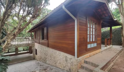 LINDA CASA DE MADEIRA FL 31