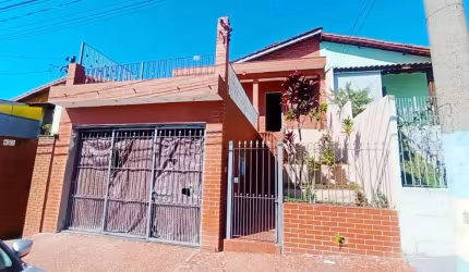 Casa 2 quartos com edicula e quintal FL14