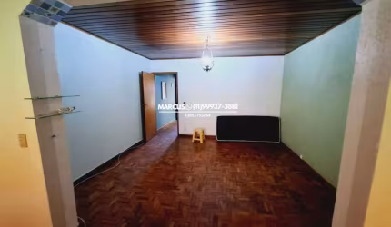 Casa no Jardim Peri Peri c/ 2 quartos., sala, cozinha, lavanderia, 2 vagas. FL23
