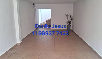 Casa  2 dormitórios com ar condicionado e 4 vagas. FL51