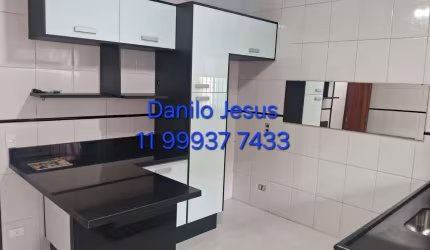 Casa  2 dormitórios com ar condicionado e 4 vagas. FL51