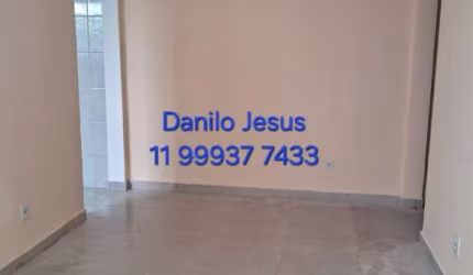 Casa com 2 dormitórios,  2 vagas e edicula.  FL51