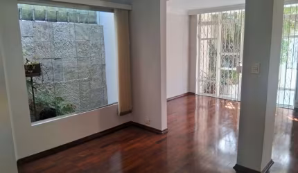 CASA  3 QUARTOS 1 SUÍTE 4 VAGAS 200m2 NO BUTANTÃ. FL64