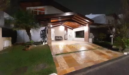 Casa com 3 dormitórios à venda, 150 m² por R$ 1.100.000,00 - Campos do Conde Louvre - Tremembé/SP
