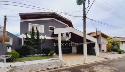 Casa com 3 dormitórios à venda, 275 m² por R$ 1.300.000,00 - Vila Jaboticabeira - Taubaté/SP