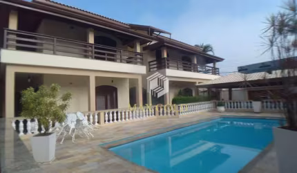 Casa com 3 dormitórios à venda, 200 m² por R$ 1.650.000,00 - Quiririm - Taubaté/SP