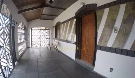 Casa com 3 dormitórios à venda, 295 m² por R$ 800.000,00 - Jardim Paulista - Taubaté/SP