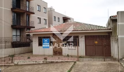 Casa com 3 quartos (01 suíte) e vaga para 3 carros cobertos