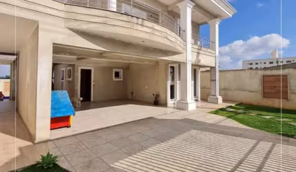 Sobrado 4 Quartos e Piscina – Ronda