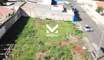 Terreno de esquina com potencial construtivo na Madureira – Nova Rússia