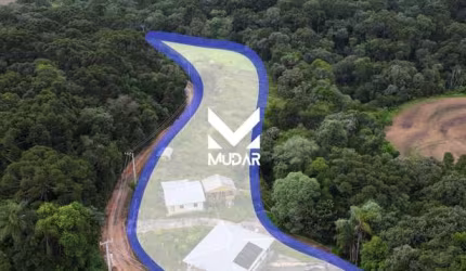Chácara em Uvaia com 2 casas e piscina