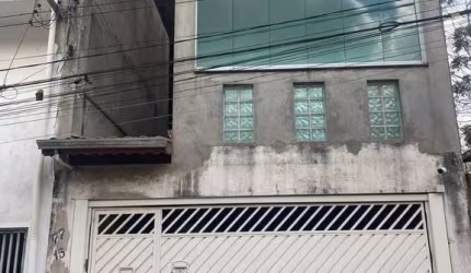 Sobrado 3 Pav. confortável em SP, no bairro Chácara Maria Trindade 3 quartos, 1 suíte, 4 banheiros, 2 vagas de garagem, 220m² de área. Venha conferir!