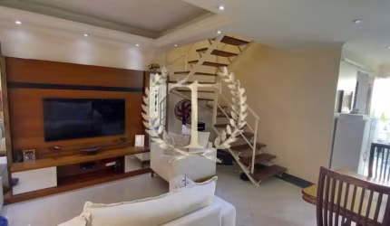 Casa em Condomínio à Venda em São Paulo-SP: 3 Quartos, 1 Suíte, 2 Banheiros, 2 Vagas, 112m² no Jardim Rosa Maria