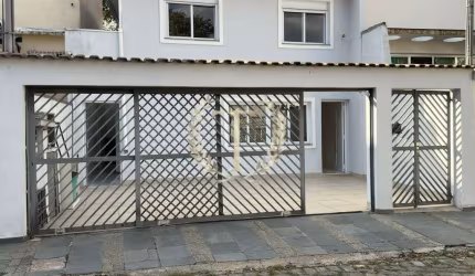 Casa à venda na Vila Mariana, SP: 2 quartos, 2 suítes, 2 salas, 2 banheiros, 2 vagas de garagem e 120m² de área.