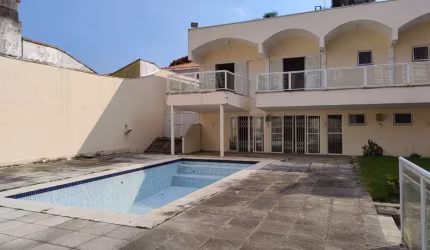 Luxuosa casa à venda em São Paulo-SP, no Campo Belo: 3 quartos, 3 suítes, 1 sala, 7 banheiros, 7 vagas, 682m²