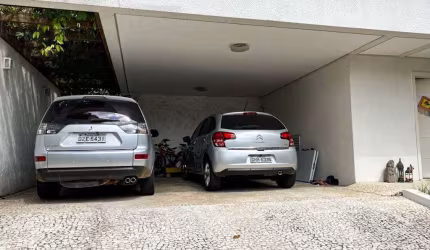 Casa à venda em São Paulo, Caxingui: 4 quartos, 4 suítes, 1 sala, 4 banheiros, 4 vagas de garagem, 425m² de área. Aproveite!