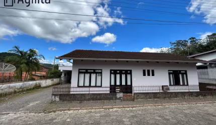 Casa  a venda em Rodeio/sc