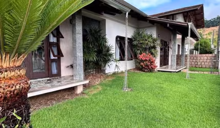 Casa de Alvenaria à Venda em Rodeio/SC