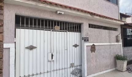 Linda casa no Camarão - 3 quartos sendo 2 suítes - próximo ao Centro de São Gonçalo