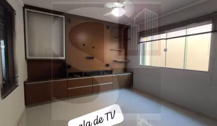 Excelente Casa à Venda no Bairro Cidade Jardim - Uberlândia/MG