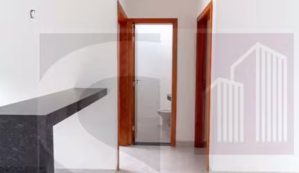 Casa para Venda em Uberlândia, Shopping Park, 2 dormitórios, 1 suíte, 2 banheiros, 1 vaga