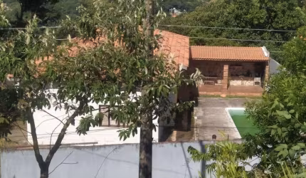 Belíssima Casa em Condomínio Fechado 3 Dormitórios!