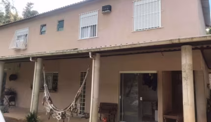 Sobrado à Venda em Samambaia, Mairiporã - SP