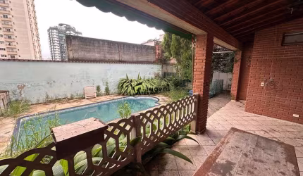Imóvel à Venda no Bairro Sta Terezinha Próx. à Av Cons. Moreira de Barros.