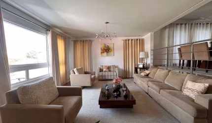 Sobrado com 5 quartos à Venda, 525 m² por R$ 2.450.000,00