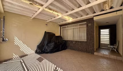 Sobrado á venda no Bairro de Santa Terezinha 2 quartos com 121m²