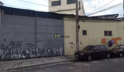 Galpão com 1.100m² na casa Verde