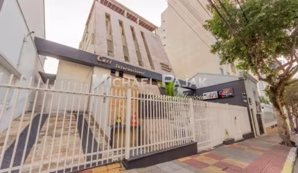 Casa comercial com 942m²