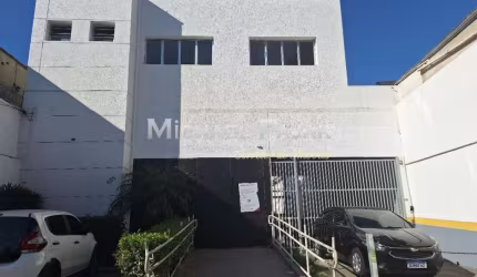 Loja de rua com 2.500m²