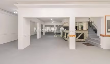 Casa comercial com 560m²