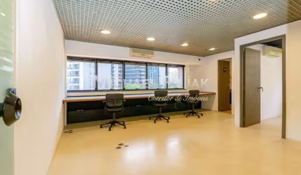 Conjunto comercial com 45m²