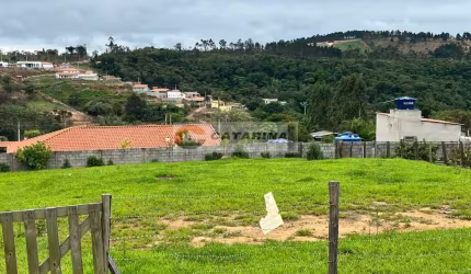 Lindo terreno a ponto de construir!