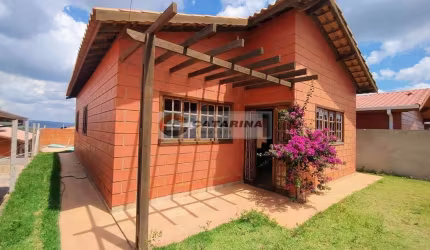 Linda casa em condomínio!