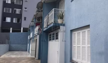 Casa em condomínio fechado com 3 quartos à venda na Rua General Jacinto Maria de Godoy, 2441, Santa Catarina, Caxias do Sul por R$ 310.000
