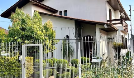 Casa com 4 quartos à venda na João Polla, 515, Rio Branco, Caxias do Sul por R$ 1.050.000