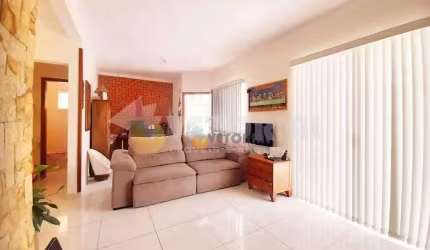 Sobrado com 3 dormitórios à venda, 126 m² por R$ 750.000,00 - Praia das Palmeiras - Caraguatatuba/SP