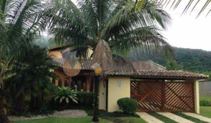 Casa com 4 dormitórios à venda, 270 m² por R$ 1.280.000,00 - Massaguaçu - Caraguatatuba/SP