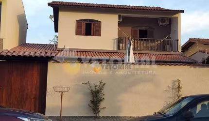 Sobrado com 3 dormitórios à venda, 283 m² por R$ 850.000,00 - Pontal de Santa Marina - Caraguatatuba/SP