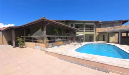 Sobrado com 6 dormitórios à venda, 574 m² por R$ 1.500.000,00 - Jardim Britânia - Caraguatatuba/SP