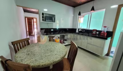 Casa com 2 dormitórios à venda, 106 m² por R$ 450.000,00 - Martim de Sá - Caraguatatuba/SP