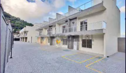 Sobrado com 2 dormitórios à venda, 115 m² por R$ 550.000,00 - Centro - Caraguatatuba/SP
