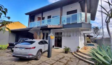 Sobrado com 4 dormitórios à venda, 314 m² por R$ 1.600.000,00 - Centro - Caraguatatuba/SP