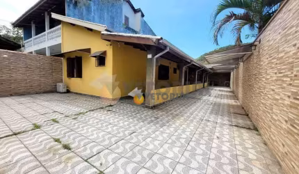 Casa com 2 dormitórios à venda, 160 m² por R$ 690.000,00 - Sumaré - Caraguatatuba/SP