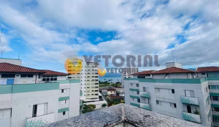 Ampla cobertura no centro da cidade com vista para o mar!