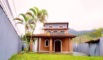 Sobrado com 3 dormitórios à venda, 140 m² por R$ 750.000,00 - Martim de Sá - Caraguatatuba/SP