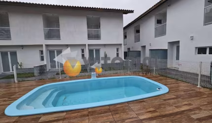 Sobrado com 2 dormitórios à venda, 80 m² por R$ 398.000,00 - Massaguaçu - Caraguatatuba/SP
